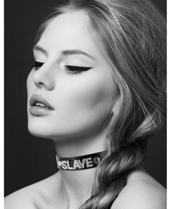 Collier en cuir noir SM avec Slave en strass 
